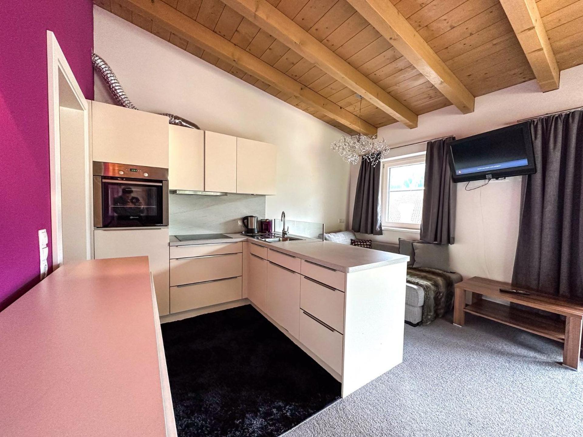 Partyhouse Harakiri Stay Different 60 Seconds To Mountains! Free Parking! Self Check-In Mayrhofen Exteriör bild