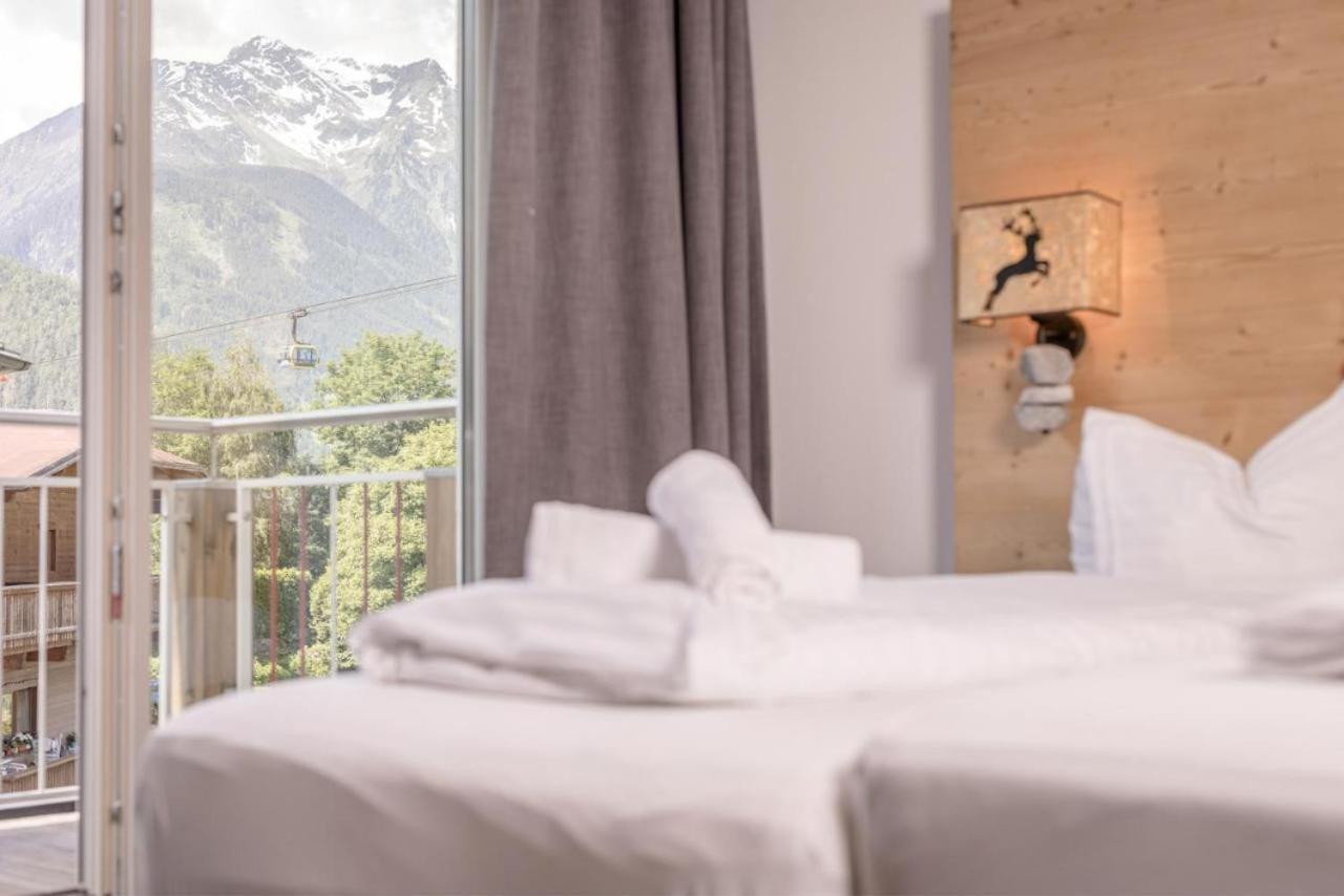 Partyhouse Harakiri Stay Different 60 Seconds To Mountains! Free Parking! Self Check-In Mayrhofen Exteriör bild